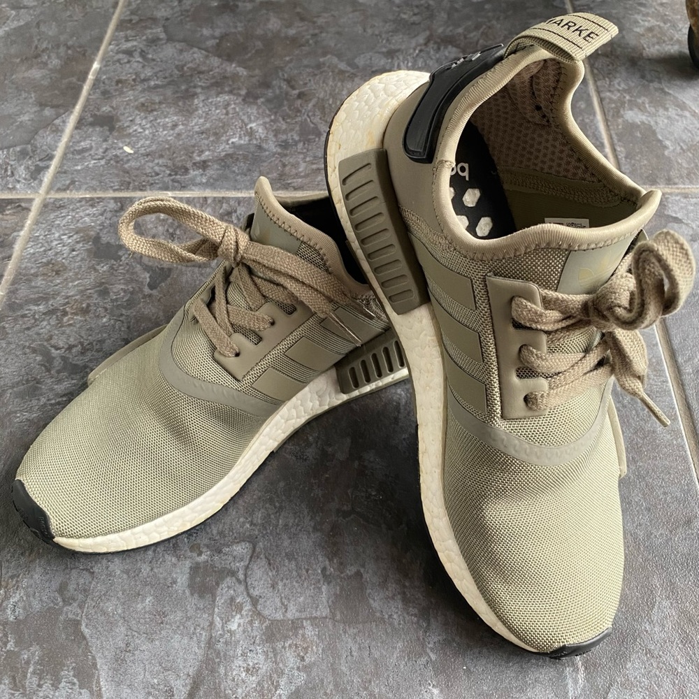 Adidas NMD R1 running shoes BA7249 Trace Cargo Trail Olive, size 6.5 ( men’s )